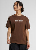 Frau im braunen Holy Spirit Oversized Shirt, Vorderseite