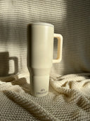 OnlyJesus Tumbler in Creme mit Griff und Strohhalm