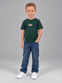 Jesus is King Kindershirt in Bottlegreen, Junge dreht sich: vorne, Seite, hinten
