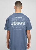 Mann von hinten im blauen Ich sag Jesus Shirt von Newsound Worship